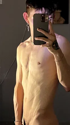 OnlyFans account  littl3_dream3r avatar 1