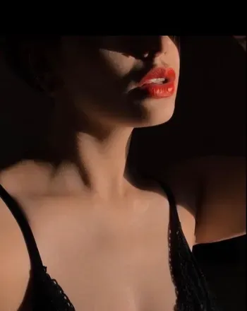 OnlyFans cuenta anneturner avatar 1