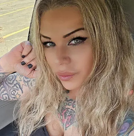 OnlyFans cuenta skyy_chotic header 2