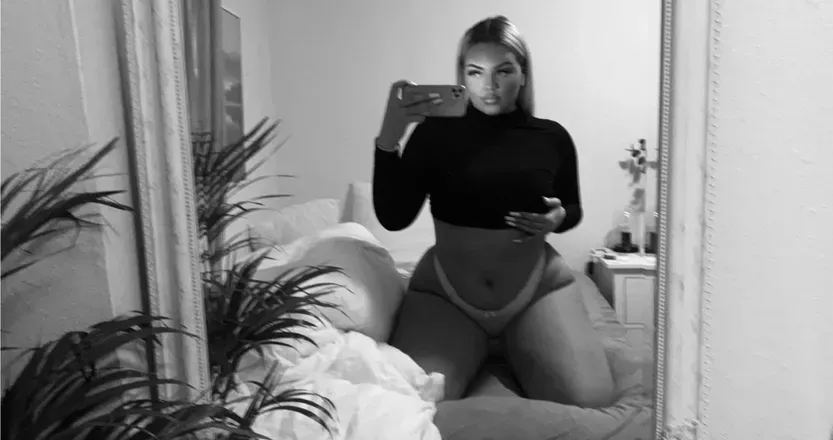 OnlyFans cuenta mave01 header 2
