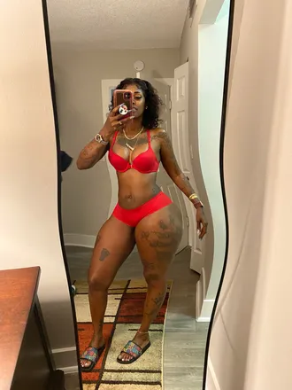 OnlyFans cuenta lesbifriendz header 2