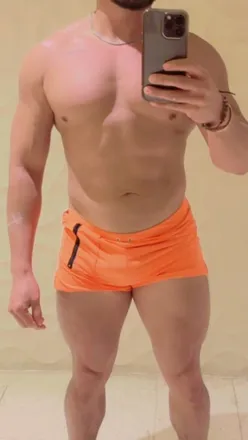 OnlyFans cuenta rickysmusclecake header 2