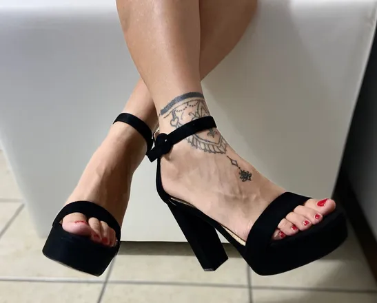 OnlyFans cuenta gtorresfeet header 2