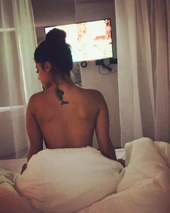 OnlyFans account  marianaoficial222 header 2