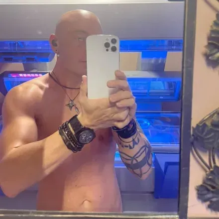 OnlyFans cuenta thatgeekyguy87 avatar 1