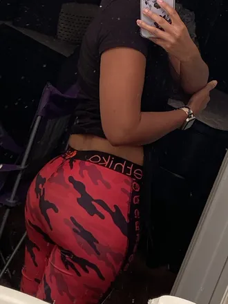 OnlyFans account  laurenzki header 2