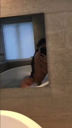 OnlyFans cuenta unbotheredcarla header 2