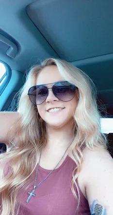 OnlyFans account  blondie_girl_23 header 2