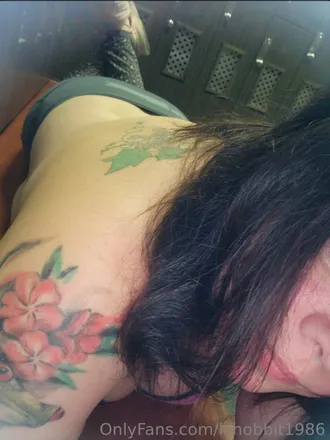 OnlyFans cuenta lilhobbit1986 header 2