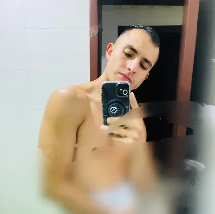 OnlyFans cuenta arevalo28 header 2