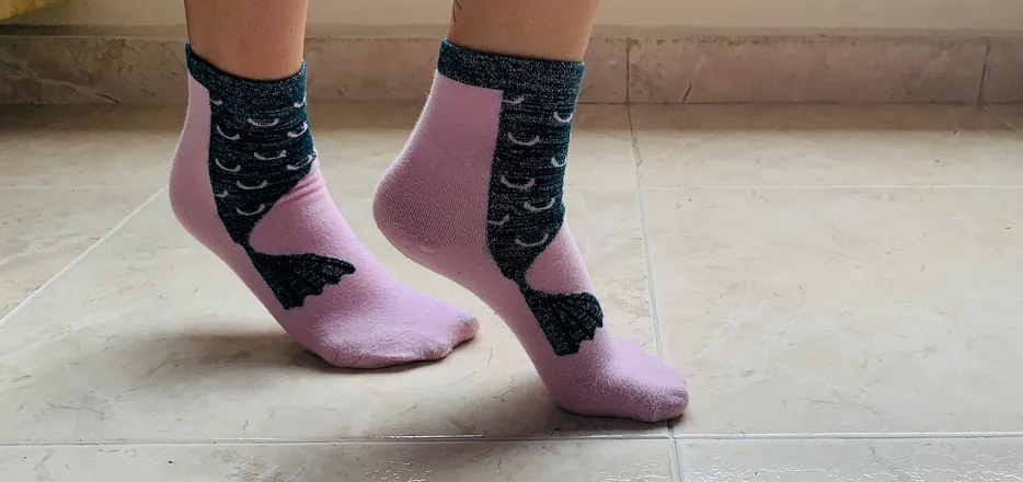 OnlyFans cuenta koraolesenfeet header 2