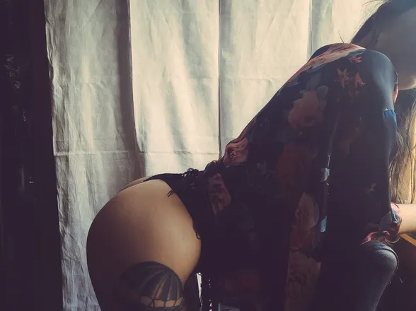 OnlyFans cuenta emilylamour header 2
