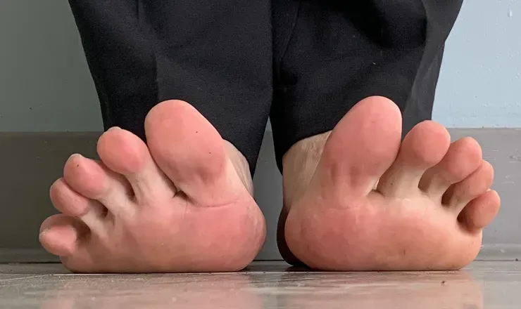 OnlyFans cuenta theritefeet header 2
