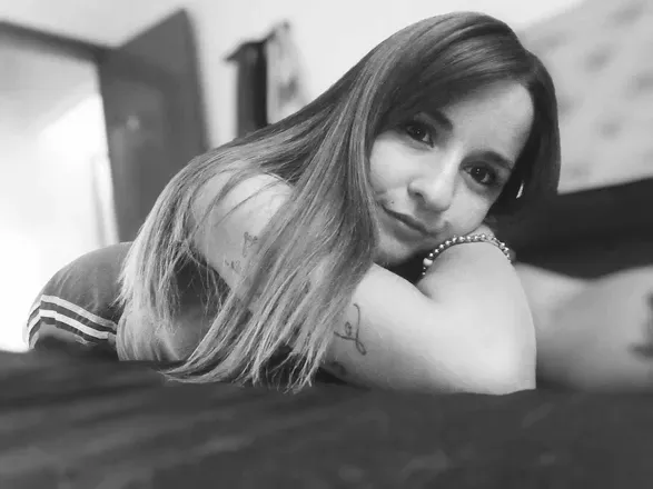 OnlyFans cuenta yamila_g header 2