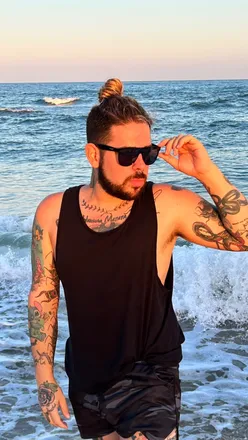 OnlyFans cuenta kaaru_69 header 2