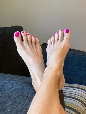 OnlyFans account  feet_to_love avatar 1