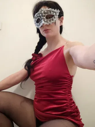 OnlyFans account  laramask avatar 1