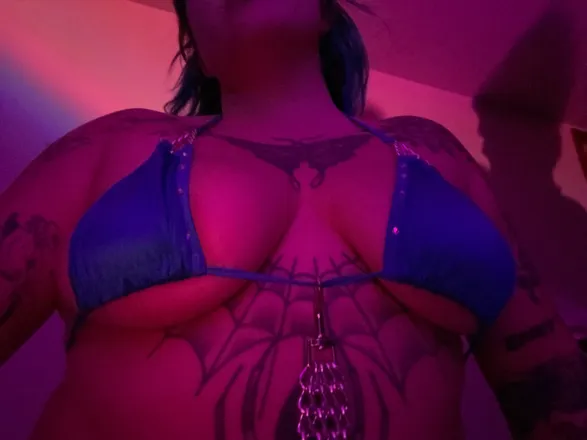 OnlyFans cuenta vomit.queen header 2