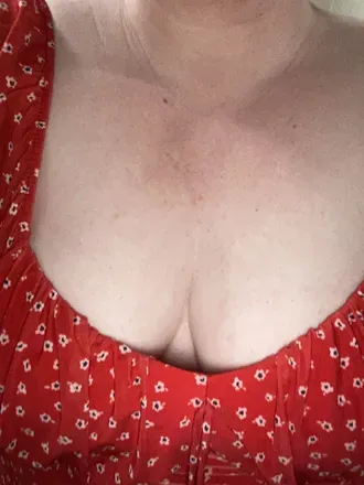 OnlyFans cuenta redheadcleavagequeen avatar 1