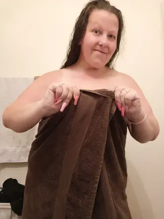 OnlyFans cuenta shower_kitty3 avatar 1