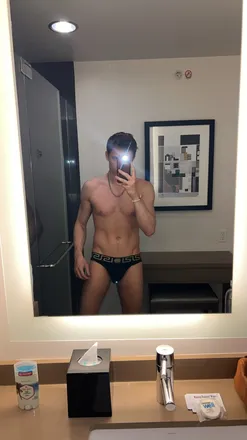 OnlyFans cuenta mitchyboy96 header 2