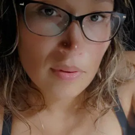 OnlyFans cuenta shyhotwifey avatar 1