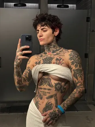 OnlyFans of aka.v
