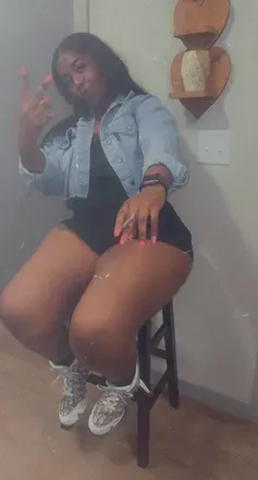 OnlyFans account  extravagant_cee header 2