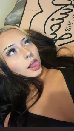 OnlyFans cuenta ivybellexxx header 2