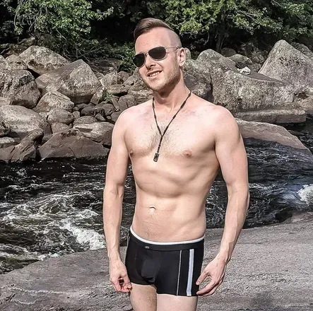 OnlyFans cuenta awesomewes821 avatar 1
