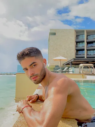 OnlyFans cuenta axelvegaxxx header 2