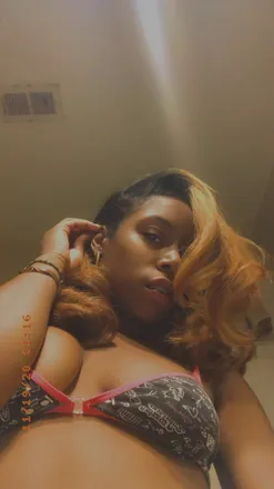 OnlyFans cuenta shannicess header 2