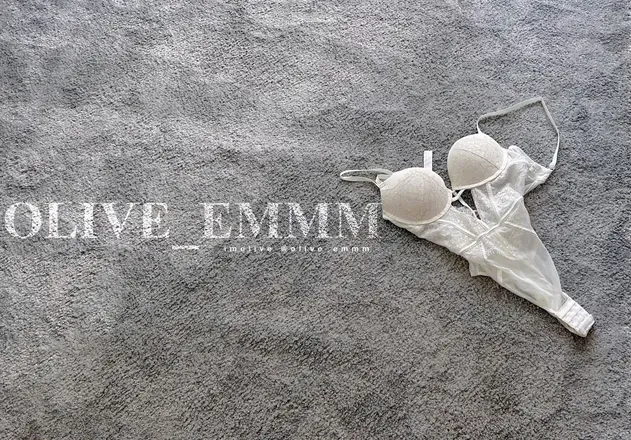 OnlyFans cuenta olive_emmm header 2