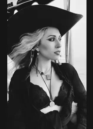 OnlyFans cuenta anna.victoria header 2