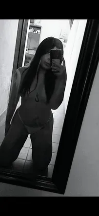OnlyFans cuenta emma168 header 2