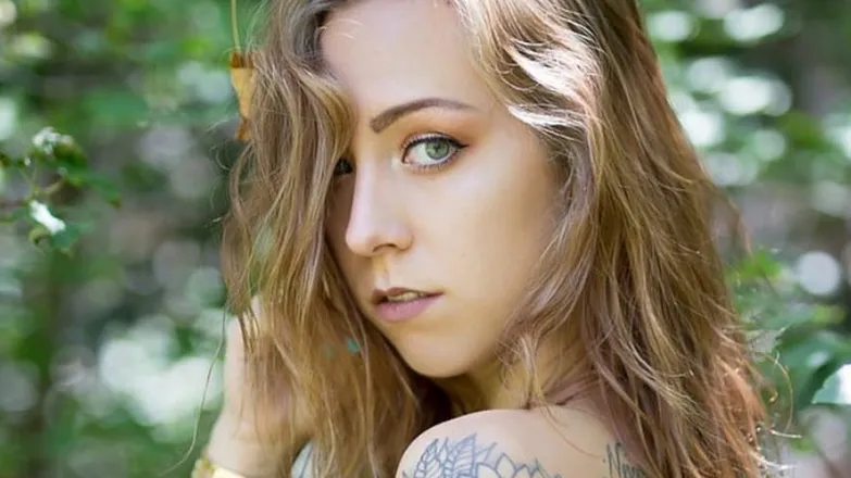 OnlyFans cuenta vixengreen header 2
