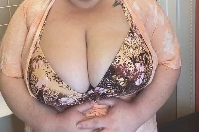 OnlyFans cuenta thicccwithbigtits header 2