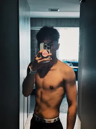 OnlyFans cuenta nikedraws222 avatar 1