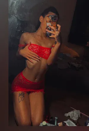 OnlyFans cuenta mirandaakarinnee avatar 1