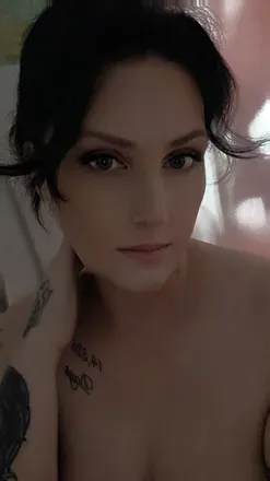 OnlyFans cuenta shortcakes_4381 avatar 1