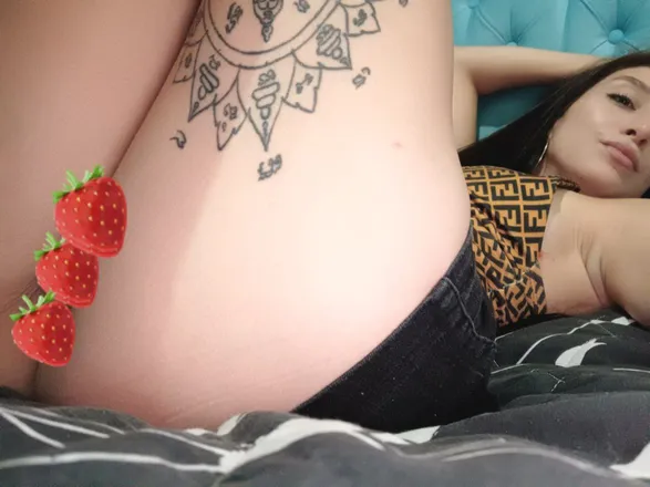 OnlyFans cuenta mickilovebb header 2