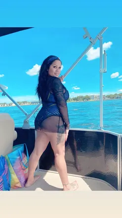 OnlyFans account  aliandraa header 2