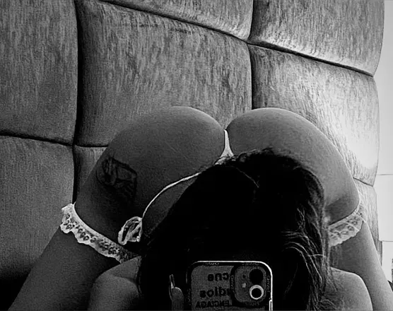 OnlyFans cuenta r_giselle header 2