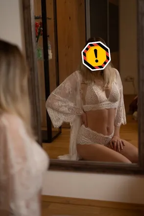 OnlyFans cuenta urfavblondie3 header 2