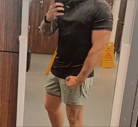 OnlyFans account  youngirishstud avatar 1