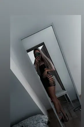 OnlyFans account  ofarowicz avatar 1