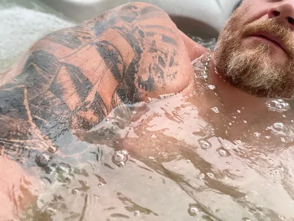 OnlyFans cuenta tombstone72 header 2
