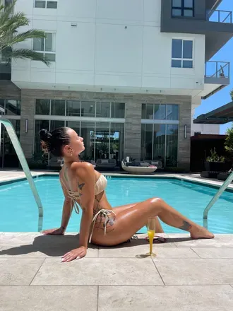 OnlyFans cuenta caileylove header 2