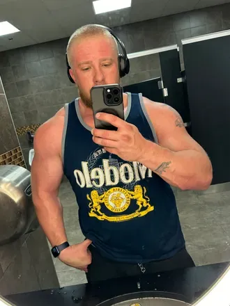 OnlyFans cuenta handsomedadbodguy avatar 1
