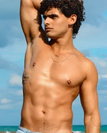 OnlyFans account  romulo199x avatar 1